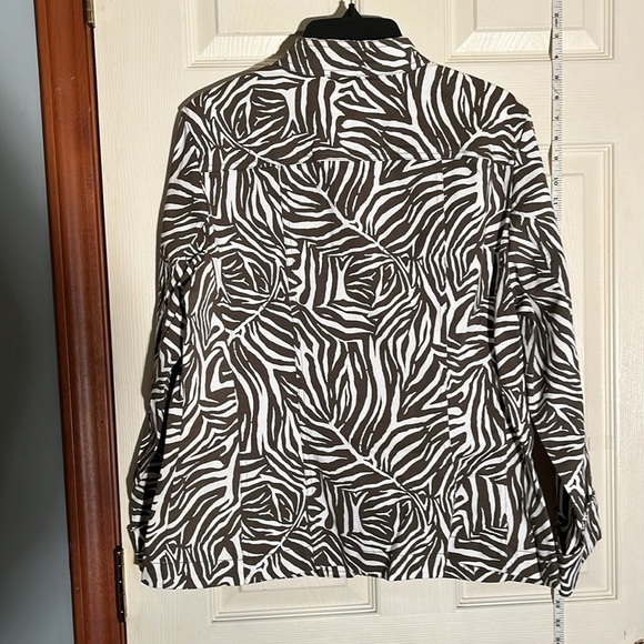 Jones New York-L-Olive Green and white-zebra print, denim type jacket. - Picture 2 of 12